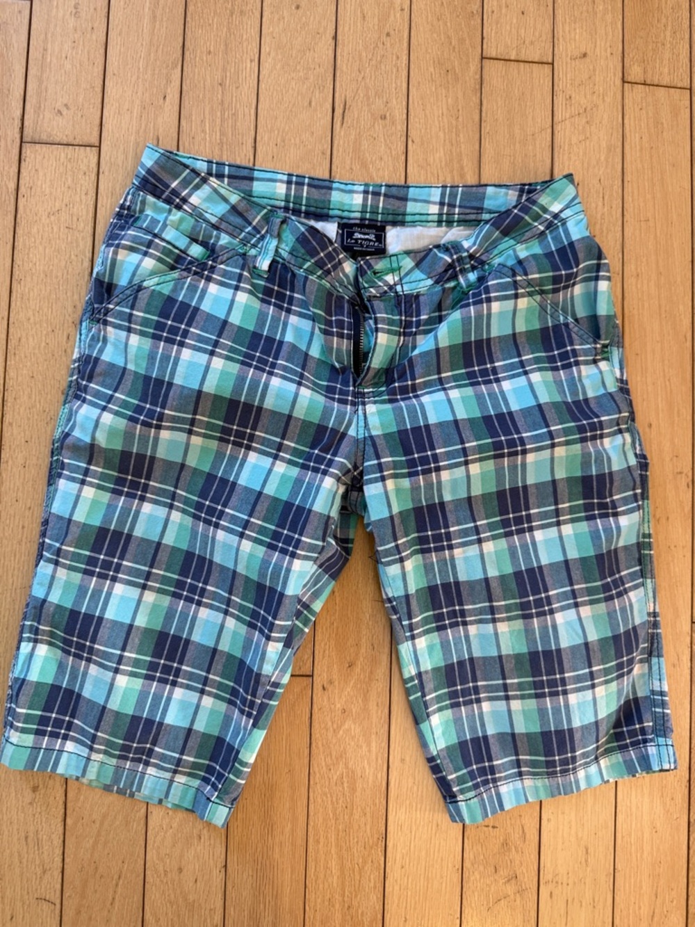 Women size 7 Le Tigre  Plaid Bermuda Shorts in Blue and Green preppy